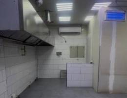  للايجار محل مجهز بالكامل 