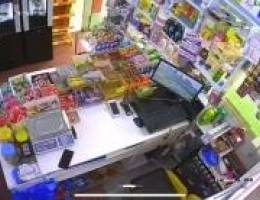  بقالة مساحة(٤٠)متر ٥ثلاجات و٣ فريزر و٢ مكينة قهوى فل اغراض مع مخزن 