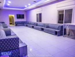  للايجار الشهري جاخور كامل بالهجن فخم جدا 