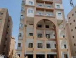  شقة بالمنقف بناء حديث عبارة عن ثلاث غرف وثلاث حمامات وبلكونه 