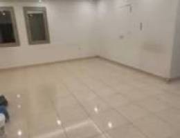  للايجار شقتين يم بعض جابر الاحمد ويوجدشقه 3 غرف وصاله لي اطفال 350 