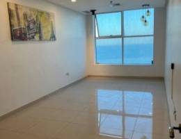  شقه للايجار علي البحر 3غرف وصاله 