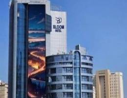  للايجار ادوار تجاريه في فندق ببنيدالقار اطلاله مميزه وموقع ممتاز 