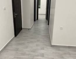  للإيجار شقه ف الصباحيه ٣غرف نوم وصاله ومطبخ وع خ و٣حمام جديده لم تسكن 