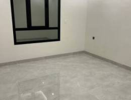  للايجار شقه بالمطلاع n1 ٣غرف وصاله و٣ حمامات مدخل ومخرج سهل 