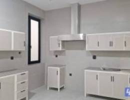  5room,fully equipped kitchen,laundry room,elevator available,2 parking 