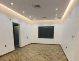  شقه ثلاث غرف ثلاث حمامات مطبخ وصاله كبيره  اصنصير مدخل خاص 