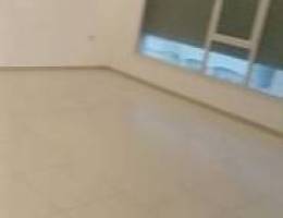  للايجار شقه في غرناطه ق ٢ من ثلاث غ ماستر وصاله وغ ع دور ثاني مصعد 