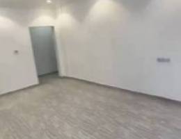  للايجار شقة في ابو فطيرة بروحها بالدور مع روف اول ساكن 