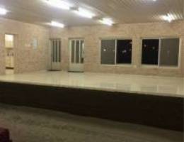  الايجار جاخور في الوفره مساحه 2500 بنيان حديث قطعه 4 