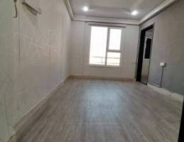  شقةغرفتين صالة 2 حمام مطبخ مصافط متوفرة كل الخدمات بجوار سيتي سنتر 