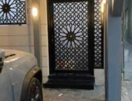  للايجار شقه ٤ غرف صاله مطبخ صاله وغرفة خااادمه 