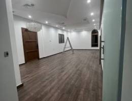  للايجار شقه في الرميثيه ق٦ تشطيب جديد ٣ غ و صاله كبيره و مطبخ و غ غسيل 