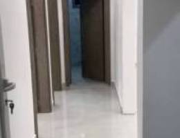  شقه الايجار تتكون من غرفتين وصاله وحمام ومطبخ وحوش صغير قريبه من الخدا 