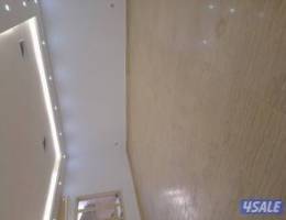  دور ارضي ٤غرف وخدامه مستر وصاله ويوجد دور صاله كبيره ودوانيه وغرفة ساي 