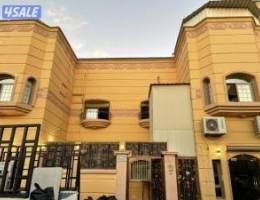  للايجار بيت بالظهر دور ونص قدام مسجد 