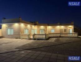  شهري نص جاخور زاويه مع حديقه خارجيه كبيره 