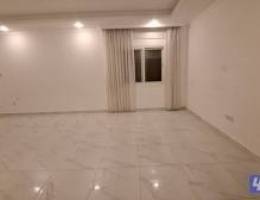  للايجار شقة في غرب عبدالله المبارك 