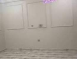  للايجار شقه ارضيه مع حوش  في المنقف 