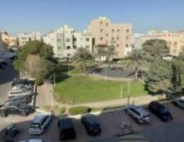  للايجار شقة بالعقيله مقابل الليوان مول 