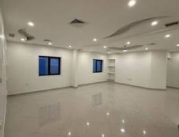  شقة راقية في الصديق المساحة ٢٢٠ متر مربع 