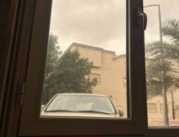  شقه غرفه ماستر صاله كبيره مطبخ مفتوح 