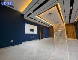  متوفر مكتب تجاري في برج كتير راقي بموقع متميز بشرق ، المساحه ١٤٠م 