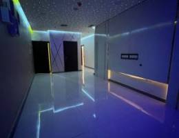  شقه للايجار علي البحر مباشر 3غرف صاله 