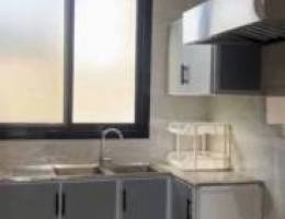  موقع مميز شقة سطح كبير 