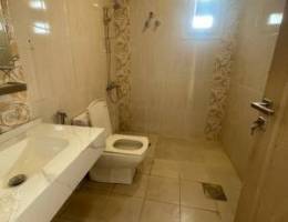  شقة اشبيلية قطعة ١ بجانب الخدمات فرع ٢٤ ساعه ومسجد ٣ غرف كبار وصالة 