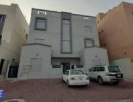  للايجار بيت في جابر الاحمد 3 ادوار شارع واحد 