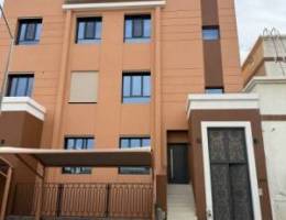  دور ساقط للإيجار 