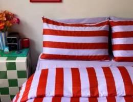  شقة مؤثثه للإيجار عائلات فقط يومي اسبوعي شهري تلفاز وغسالة ثلاجة طباخ 