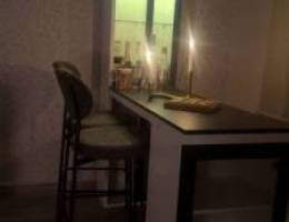  للبيع شقه غرفه ماستر وصاله ومطبخ وحمام خارجي للضيوف شي مرتب 