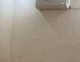  للايجار شقه في شمال غرب الصليبخات تتكون من ٣ غرف وحده ماستر وغرفتين بي 