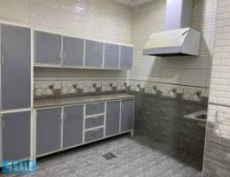  موقع ممتاز ٣غرف ٣حمامات وصالة 