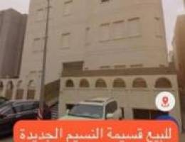  لإيجار شقه مع حوش العيرن 