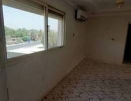  للايجار شقه بالقصور قطعه ٣ 