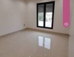  للايجار شقه جديدة اول ساكن بالمنقف مع بلكونه 