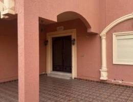  منزل حكومي تشطيب راقي قريب جداً من المسجد والخدمات 