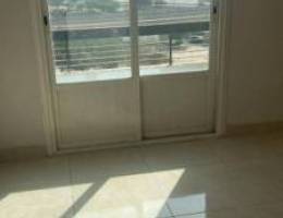  شقه في الجابريه 3 غرف منهم غرفة ماستر وصالة وغرفة خاد 