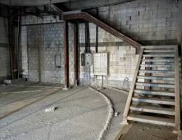  للإيجار محلات و سرداب تجاري في الضجيج 