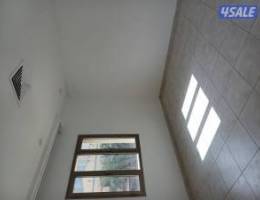  دور أول ٤غرف ٣ حمامات صاله كبيرة مطبخ كبير مصعد ٤ مواقف 