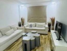  شقه للإيجار حولي شيء مرتب و نظيف فاضي وخلو مساحات كبيرة استلام فوري 