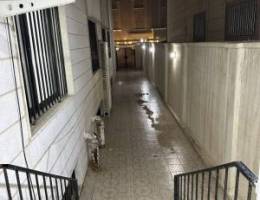  للأيجار دور ارضي بسلوئ مع حوش 