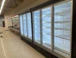  للايجار محلات متعددة في سوق مركزي 