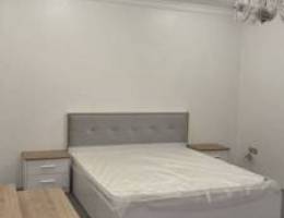  شقة مفروشة بالكامل ٤ غرف 6 حمام ومطبخ وصالة وغرفة تخزين 