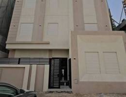  قسيمة بالمطلاع   3 ادوار وربع درجين مصعدين اول ساكن 