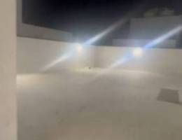  شقه في المطلاع مع روف كبير ٣ غرف  اول ساكن n5 