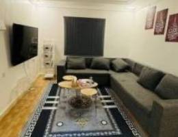  شقه خلو كامله كل شي غرفه وصاله ومطبخ وحمام 